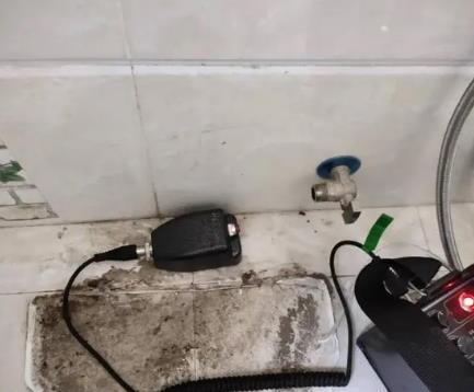 前郭尔罗斯屋顶漏水维修公司分享下卫生间漏水的危害及解决方法